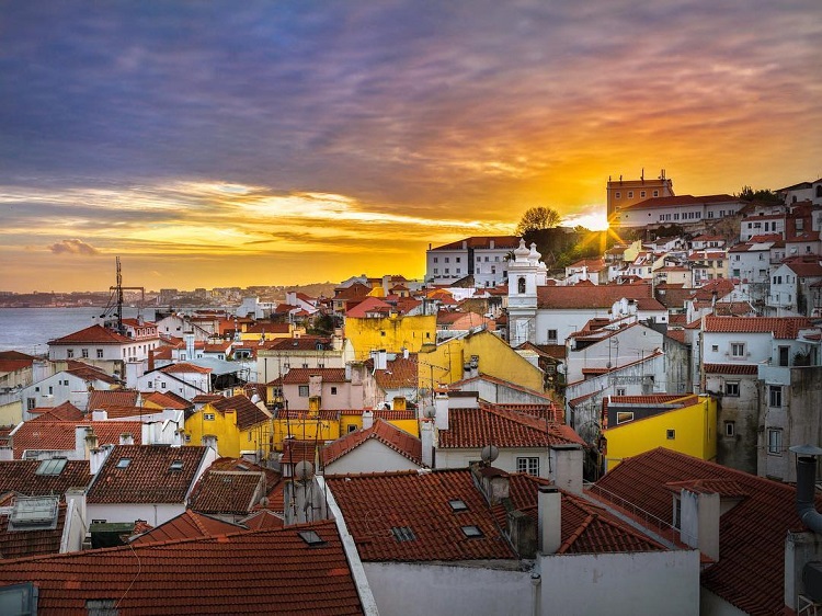 10 Things All Tourists Must Know About Lisbon Portugal